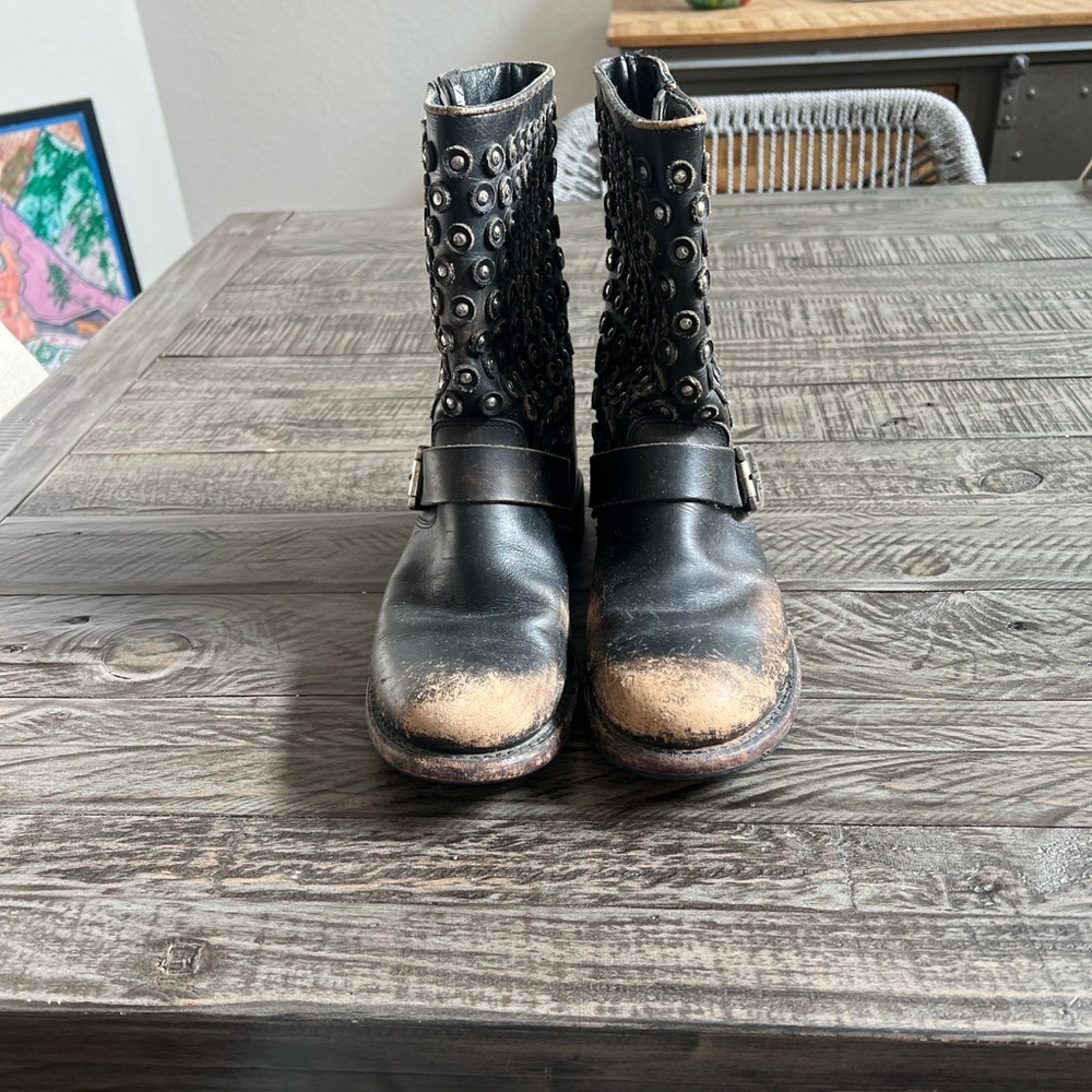 Frye Black Leather Boots with Silver Studs distressed some all over wear size 8 - Picture 15 of 16